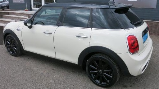 Left hand drive MINI COOPER S 2.0 192 Pack Chili